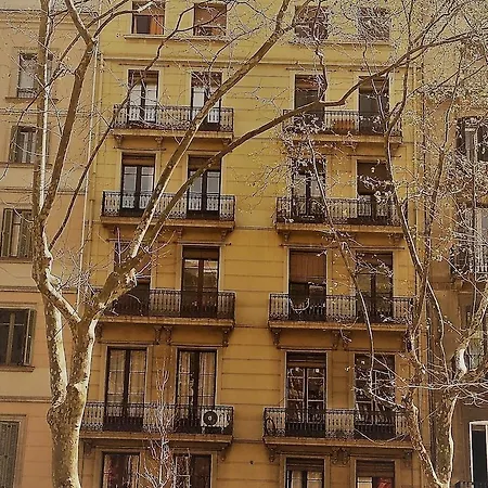 Stopbarcelona Universidad Appartement